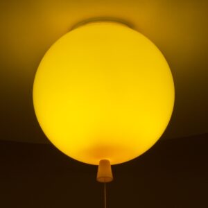 GloboStar® BALLOON 00651 Μοντέρνο Παιδικό Φωτιστικό Οροφής Μονόφωτο Κίτρινο Πλαστικό Μπάλα Φ30 x Υ33cm