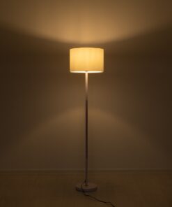 GloboStar® ASHLEY 00826 Μοντέρνο Φωτιστικό Δαπέδου Μονόφωτο 1 x E27 Λευκό Μεταλλικό Καμπάνα με Λευκό Ύφασμα & Εφέ Ξύλου D40 x H145cm