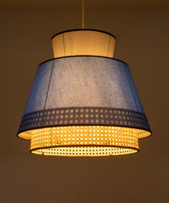 GloboStar® SAIGE 01918 Boho Κρεμαστό Φωτιστικό Οροφής Μονόφωτο 1 x E27 AC220-240V IP20 – Φ50 x Υ45cm – Μπεζ Μπαμπού Πλέγμα με Μπλε και Γκρι Υφασμάτινο Καπέλο