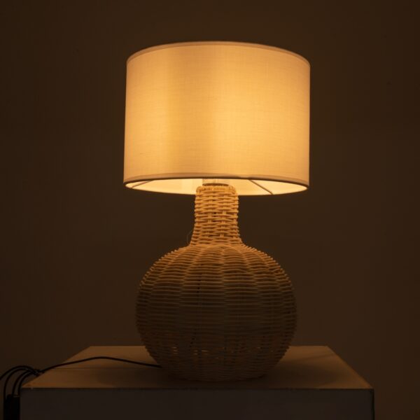 GloboStar® HASUMI 01959 Boho Επιτραπέζιο Φωτιστικό Πορτατίφ Μονόφωτο 1 x E27 AC220-240V IP20 – Φ30 x Υ50cm – Μπεζ Ξύλινο Ρατάν Πλέγμα με Λευκό Καπέλο – 5 Χρόνια Εγγύηση