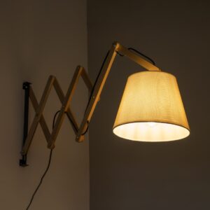 GloboStar® TALISHA 02028 Μοντέρνο Φωτιστικό Τοίχου – Απλίκα 1 x E27 AC 220-240V – Μ35-100 x Π15 x Υ36cm – Μπεζ Ξύλινο με Μπεζ Καπέλο – 5 Χρόνια Αγγύηση