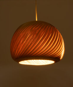 GloboStar® KAILANI 02243 Boho Κρεμαστό Φωτιστικό Οροφής Μονόφωτο 1 x E27 AC220-240V IP20 – Φ40 x Υ30cm – Καφέ Λεπτό Φύλλο Ξύλου Καμπάνα – 5 Χρόνια Εγγύηση