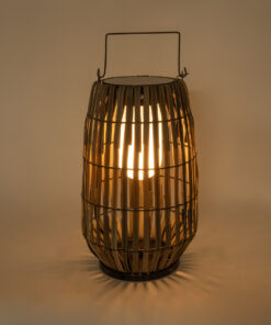 GloboStar® NETLEY 02306 Boho Αυτόνομο Ηλιακό Κρεμαστό/Επιτραπέζιο Φωτιστικό Φαναράκι LED SMD 5W 200lm – Φ30 x Υ50cm – με Ενσωματωμένη Μπαταρία 600mAh – Φωτοβολταϊκό Πάνελ και Αισθητήρα Ημέρας-Νύχτας με Ασύρματο Χειριστήριο IR Γκρι Μπαμπού Αδιάβροχο IP65 Θερμό Λευκό 3000K