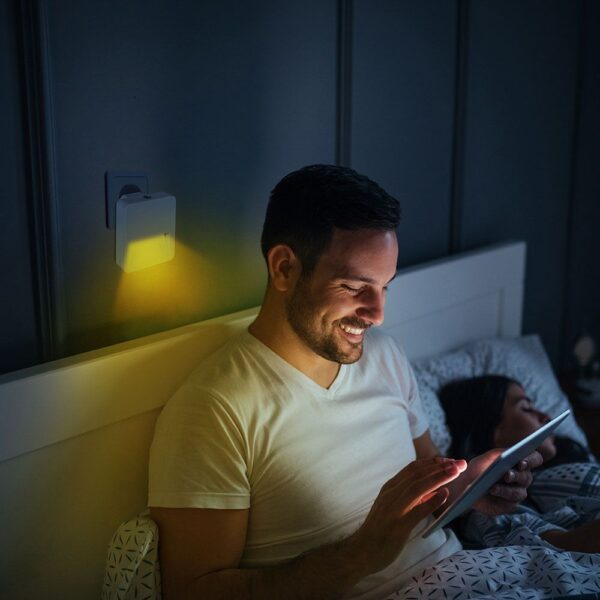 LED Φωτιστικό Νυκτός Τετράγωνο Λευκό με Αισθητήρα Νύχτας-Μέρας 0.45W V-TAC PRO Samsung Chip Θερμό 3000K – 20019