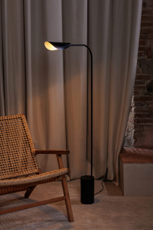 Faro Barcelona LIGGERA FLOOR LAMP BLACK 1XG9 – 20075FR