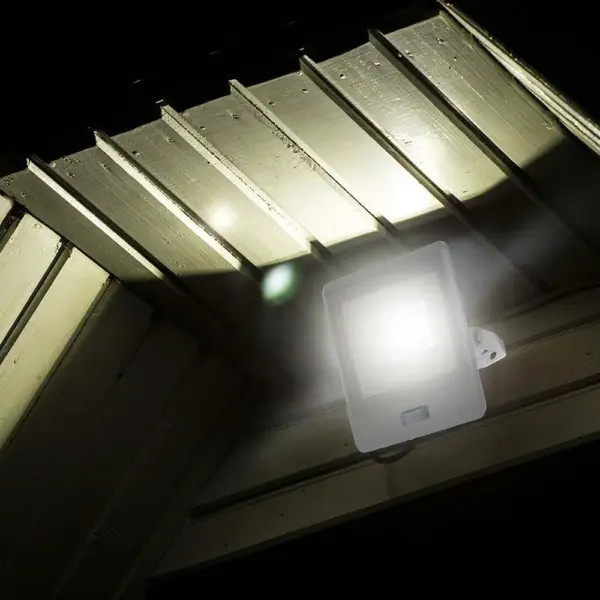 LED Προβολέας με Ανιχνευτή Κίνησης 10W V-TAC PRO Samsung Chip 100° 735lm Λευκός IP65 Θερμό 3000K – 20268