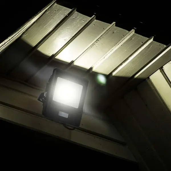 LED Προβολέας με Ανιχνευτή Κίνησης 10W V-TAC PRO Samsung Chip 100° 735lm Μαύρος IP65 Θερμό 3000K – 20280