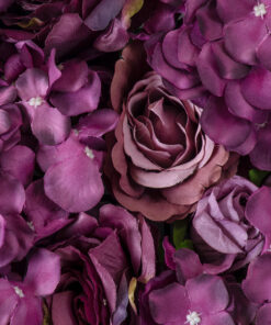 GloboStar® Artificial Garden ROSES STORY 20356 Τεχνητό Διακοσμητικό Πάνελ Λουλουδιών – Κάθετος Κήπος σύνθεση Φουξ & Βυσσινί Τριαντάφυλλα Μ40 x Π60 x Υ10cm