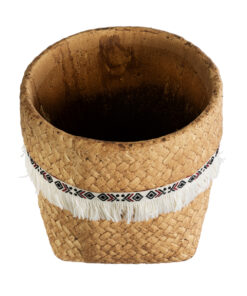 GloboStar® Artificial Garden MONTANA 20504 Διακοσμητικό Κεραμικό Κασπώ Γλάστρα – Flower Pot Καφέ με Λευκή Υφασμάτινη Κορδέλα και Μαύρες – Κόκκινες Λεπτομέρειες Φ16.5 x Υ15.5cm