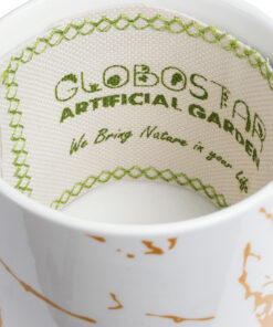 GloboStar® Artificial Garden USBOA 20545 Κρεμαστό Διακοσμητικό Κεραμικό Κασπώ Γλάστρα – Flower Pot Λευκό με Χρυσές Λεπτομέρειες και Μπεζ Ξύλινη Βάση Φ10 x Υ40cm