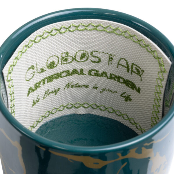 GloboStar® Artificial Garden TALLINN 20546 Κρεμαστό Διακοσμητικό Κεραμικό Κασπώ Γλάστρα – Flower Pot Πράσινο με Χρυσές Λεπτομέρειες και Μπεζ Ξύλινη Βάση Φ10 x Υ40cm