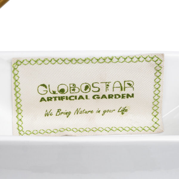 GloboStar® Artificial Garden MANDRITE 20556 Διακοσμητικό Κεραμικό Κασπώ Γλάστρα – Flower Pot Λευκό με Χρυσό Μεταλλικό Πλέγμα και Καφέ Ξύλινη Βάση Μ18 x Π10 x Υ18cm