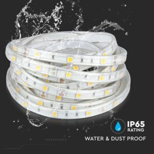 Αδιάβροχη LED ταινία IP65, ιδανική για εξωτερικούς χώρους, ανθεκτική σε σκόνη και νερό.