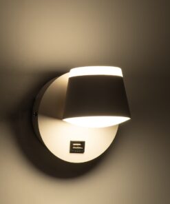 GloboStar® REGENCY 61374 Μοντέρνο Φωτιστικό Τοίχου – Απλίκα Ξενοδοχείου Bed Side LED 8W 920lm 120° AC 220-240V – Reading Up/Down Light – Φορτιστής USB 3A – Μ12 x Π12 x Υ13cm – Φυσικό Λευκό 4500K – Λευκό