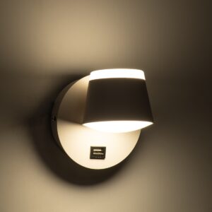 GloboStar® REGENCY 61374 Μοντέρνο Φωτιστικό Τοίχου – Απλίκα Ξενοδοχείου Bed Side LED 8W 920lm 120° AC 220-240V – Reading Up/Down Light – Φορτιστής USB 3A – Μ12 x Π12 x Υ13cm – Φυσικό Λευκό 4500K – Λευκό