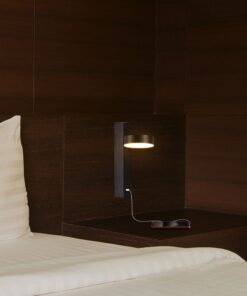 Μοντέρνο Περιστρεφόμενο Φωτιστικό Τοίχου – Απλίκα Ξενοδοχείου Bed Side 8W Μαύρο με Φορτιστή USB V-TAC 3000K – 23405