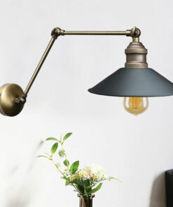 GloboStar® HAWK 204-0114 Μοντέρνο Επιτοίχειο Φωτιστικό Απλίκα Μονόφωτο 1 x E27 IP20 Χρυσό Μέταλλο με Μαύρο Πλαστικό – Μ21,5 x Π21,5 x Υ52cm