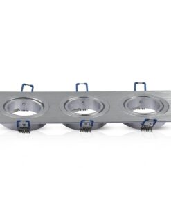 Μεταλλικό πλαίσιο τριών σποτ φωτιστικών, χωνευτό, με ασημί ματ φινίρισμα και ελατήρια. Ιδανικό για εσωτερικούς χώρους.