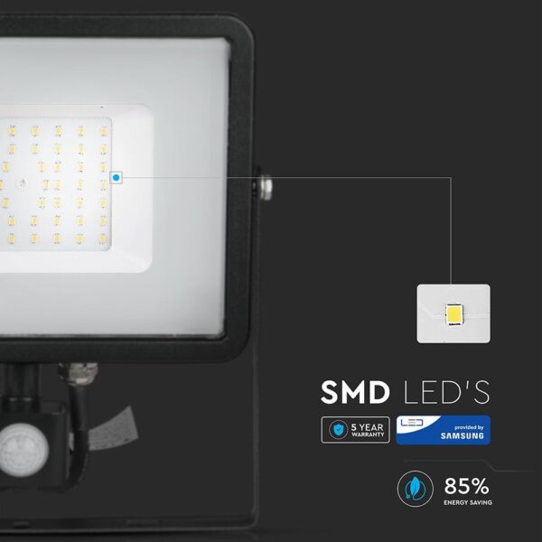 LED Προβολέας με Ανιχνευτή Κίνησης 50W V-TAC PRO Samsung Chip 100° 4000lm Μαύρος IP65 Θερμό Λευκό 3000K – 469