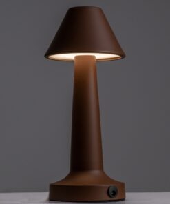 GloboStar® MOLLY 76519 Μοντέρνο Επιτραπέζιο Φωτιστικό Πορτατίφ LED 1.5W 105lm 120° DC 5V Επαναφορτιζόμενο με Μπαταρία Li-ion 1800mAh – Διακόπτη Αφής με 3 Εντάσεις Φωτισμού Θερμό Λευκό 2700K Dimmable – Φ10 x 23cm – Σκούρο Καφέ