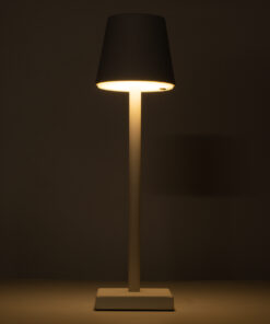 GloboStar® NEGA 60474 Μοντέρνο Επιτραπέζιο Φωτιστικό Πορτατίφ LED 2.2W 154lm 360° DC 5V Επαναφορτιζόμενο με Μπαταρία Li-ion 4000mAh – Διακόπτη Αφής – Θερμό Λευκό 2700K – Dimmable – D10 x H39cm – Λευκό – 2 Years Warranty