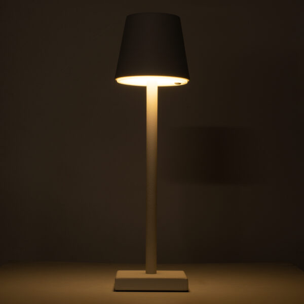 GloboStar® NEGA 60474 Μοντέρνο Επιτραπέζιο Φωτιστικό Πορτατίφ LED 2.2W 154lm 360° DC 5V Επαναφορτιζόμενο με Μπαταρία Li-ion 4000mAh – Διακόπτη Αφής – Θερμό Λευκό 2700K – Dimmable – D10 x H39cm – Λευκό – 2 Years Warranty