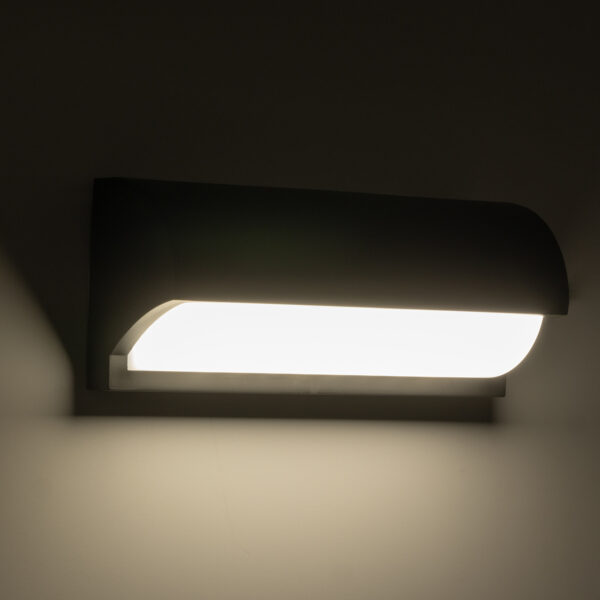 GLOBOSTAR® HORIZON 60693 Φωτιστικό Τοίχου – Απλίκα Εσωτερικού/Εξωτερικού Χώρου LED 15W 1575lm 120° AC175-265V Αδιάβροχο IP65 – Πλαστικό Σώμα – Φυσικό λευκό 4500K – Μ23.5 x Π11 x Υ10cm – Μαύρο – Bridgelux Chip – 3 Χρόνια Εγγύηση