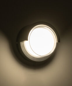 GLOBOSTAR® APEX 60764 Φωτιστικό Τοίχου – Απλίκα Εσωτερικού/Εξωτερικού Χώρου LED 10W 1050lm 120° AC175-265V Αδιάβροχο IP65 – Πλαστικό Σώμα – Φυσικό λευκό 4500K – Φ17 x Υ9cm – Μαύρο – Bridgelux Chip – 3 Χρόνια Εγγύηση