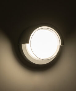 GLOBOSTAR® APEX 60765 Φωτιστικό Τοίχου – Απλίκα Εσωτερικού/Εξωτερικού Χώρου LED 10W 1050lm 120° AC175-265V Αδιάβροχο IP65 – Πλαστικό Σώμα – Φυσικό λευκό 4500K – Φ17 x Υ9cm – Γκρι – Bridgelux Chip – 3 Χρόνια Εγγύηση