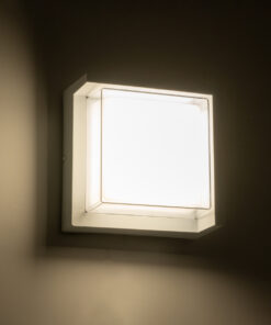 GLOBOSTAR® APEX 60772 Φωτιστικό Τοίχου – Απλίκα Εσωτερικού/Εξωτερικού Χώρου LED 10W 1050lm 120° AC175-265V Αδιάβροχο IP65 – Πλαστικό Σώμα – Φυσικό λευκό 4500K – Μ17 x Π17 x Υ9cm – Λευκό – Bridgelux Chip – 3 Χρόνια Εγγύηση