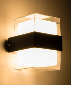 GLOBOSTAR® EMPIRE 60779 Φωτιστικό Τοίχου – Απλίκα Εσωτερικού/Εξωτερικού Χώρου LED 10W 1050lm 120° AC175-265V Αδιάβροχο IP65 – Πλαστικό Σώμα – Θερμό λευκό 2700K – Μ10.5 x Π9 x Υ13cm – Μαύρο – Bridgelux Chip – 3 Χρόνια Εγγύηση