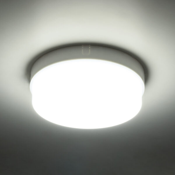 GloboStar® REVANO 61014 LED Πλαφονιέρα Οροφής Στρόγγυλη Φ17 15W 1500lm 180° AC 220-240V Αδιάβροχη IP54 Φ17 x Υ5cm Ψυχρό Λευκό 6000K – 2 Χρόνια Εγγύηση