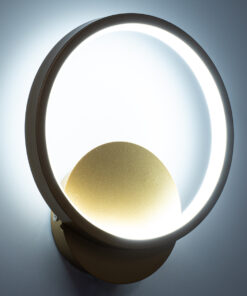 GloboStar® TED 61072 Φωτιστικό Τοίχου – Απλίκα Design LED CCT 9W 1080lm 300° AC 220-240V – Εναλλαγή Φωτισμού μέσω Διακόπτη On/Off All In One Ψυχρό 6000k+Φυσικό 4500k+Θερμό 2700k Μ20 x Π5.5 x Υ23cm – Χρυσό Βούρτσας