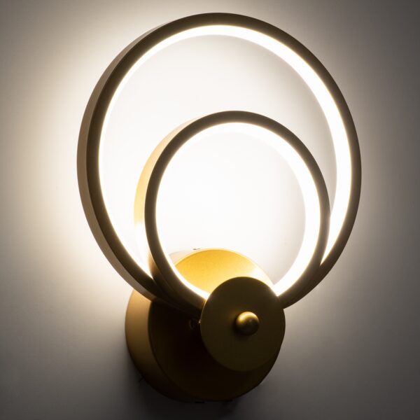 GloboStar® FREDDIE 61078 Φωτιστικό Τοίχου – Απλίκα Design LED CCT 15W 1800lm 300° AC 220-240V – Εναλλαγή Φωτισμού μέσω Διακόπτη On/Off All In One Ψυχρό 6000k+Φυσικό 4500k+Θερμό 2700k Μ20 x Π7.5 x Υ25cm – Χρυσό Βούρτσας