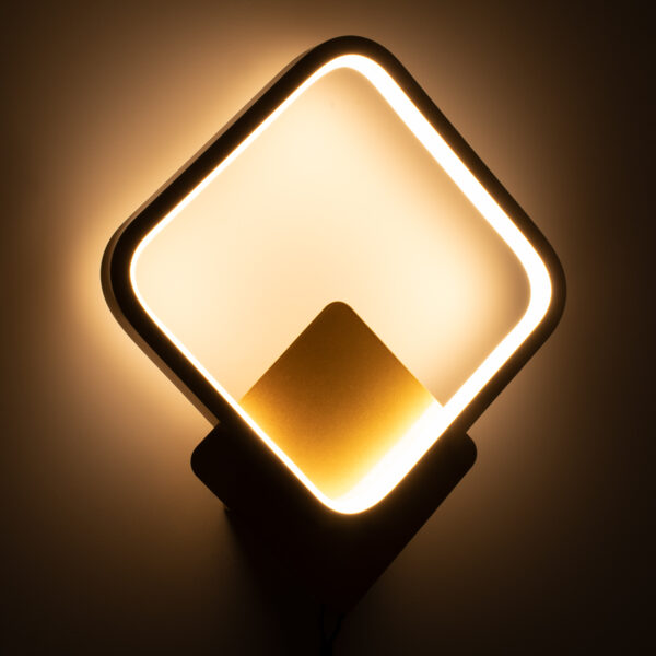 GloboStar® LENA 61081 Φωτιστικό Τοίχου – Απλίκα Design LED CCT 12W 1440lm 300° AC 220-240V – Εναλλαγή Φωτισμού μέσω Διακόπτη On/Off All In One Ψυχρό 6000k+Φυσικό 4500k+Θερμό 2700k Μ25 x Π5.5 x Υ29.5cm – Χρυσό Βούρτσας