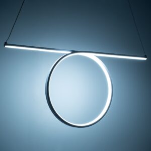 GloboStar® ROME 61296 Κρεμαστό Φωτιστικό Οροφής Linear Design LED CCT 24W 2640lm 200° AC 220-240V – Εναλλαγή Φωτισμού μέσω Διακόπτη On/Off All In One Ψυχρό 6000k+Φυσικό 4500k+Θερμό 2700k Μ65.5 x Π4 x Υ33cm – Ασημί Βούρτσας – 3 Years Warranty