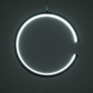 GloboStar® CEROBA 61306 Κρεμαστό Φωτιστικό Οροφής Linear Design LED CCT 12W 1320lm 360° AC 220-240V – Εναλλαγή Φωτισμού μέσω Διακόπτη On/Off All In One Ψυχρό 6000k+Φυσικό 4500k+Θερμό 2700k Φ22 x Π2cm – Μαύρο – 3 Years Warranty