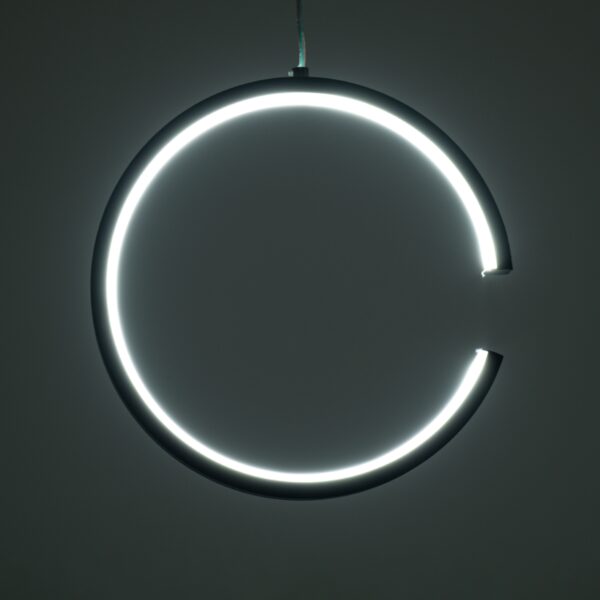 GloboStar® CEROBA 61306 Κρεμαστό Φωτιστικό Οροφής Linear Design LED CCT 12W 1320lm 360° AC 220-240V – Εναλλαγή Φωτισμού μέσω Διακόπτη On/Off All In One Ψυχρό 6000k+Φυσικό 4500k+Θερμό 2700k Φ22 x Π2cm – Μαύρο – 3 Years Warranty