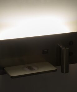 GloboStar® PALADIN 61355 Μοντέρνο Φωτιστικό Τοίχου – Απλίκα Ξενοδοχείου Bed Side LED 6W 720lm 36° AC 220-240V – Reading Light & Κρυφός Φωτισμός – Φορτιστές USB 3A & Wireless 20W – Μ30 x Π11 x Υ12cm – Φυσικό Λευκό 4500K – Νίκελ Βούρτσας – Αριστερό