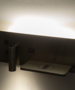 GloboStar® PALADIN 61356 Μοντέρνο Φωτιστικό Τοίχου – Απλίκα Ξενοδοχείου Bed Side LED 6W 720lm 36° AC 220-240V – Reading Light & Κρυφός Φωτισμός – Φορτιστές USB 3A & Wireless 20W – Μ30 x Π11 x Υ12cm – Φυσικό Λευκό 4500K – Νίκελ Βούρτσας – Δεξί