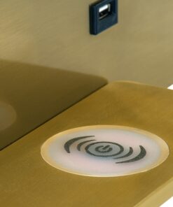 GloboStar® PALADIN 61357 Μοντέρνο Φωτιστικό Τοίχου – Απλίκα Ξενοδοχείου Bed Side LED 6W 720lm 36° AC 220-240V – Reading Light & Κρυφός Φωτισμός – Φορτιστές USB 3A & Wireless 20W – Μ30 x Π11 x Υ12cm – Φυσικό Λευκό 4500K – Χρυσό Βούρτσας – Αριστερό
