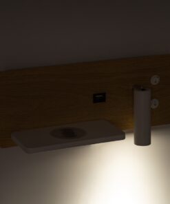 GloboStar® PALADIN 61359 Μοντέρνο Φωτιστικό Τοίχου – Απλίκα Ξενοδοχείου Bed Side LED 6W 720lm 36° AC 220-240V – Reading Light & Κρυφός Φωτισμός – Φορτιστές USB 3A & Wireless 20W – Μ30 x Π11 x Υ12cm – Φυσικό Λευκό 4500K – Ξύλο & Λευκό – Αριστερό