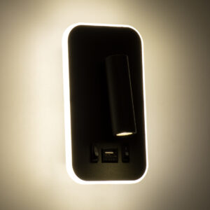 GloboStar® LADY-O 61363 Μοντέρνο Φωτιστικό Τοίχου – Απλίκα Ξενοδοχείου Bed Side LED 10W 1000lm 36° & 360° AC 220-240V – Reading Light & Κρυφός Φωτισμός – Φορτιστής USB 3A – Μ10.5 x Π10 x Υ18.5cm – Φυσικό Λευκό 4500K – Μαύρο – 3 Χρόνια Εγγύηση