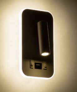 GloboStar® LADY-O 61364 Μοντέρνο Φωτιστικό Τοίχου – Απλίκα Ξενοδοχείου Bed Side LED 10W 1000lm 36° & 360° AC 220-240V – Reading Light & 360° Κρυφός Φωτισμός – Φορτιστής USB 3A – Μ10.5 x Π10 x Υ18.5cm – Φυσικό Λευκό 4500K – Λευκό