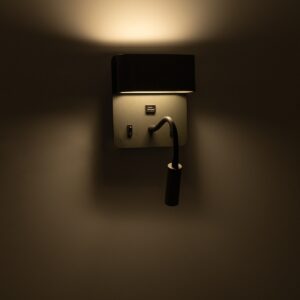 GloboStar® IBIS 61369 Μοντέρνο Φωτιστικό Τοίχου – Απλίκα Ξενοδοχείου Bed Side LED 10W 1100lm 36° & 360° AC 220-240V – Reading Light & Up/Down Light – Φορτιστής USB 3A – Μ10 x Π6.1 x Υ18cm – Φυσικό Λευκό 4500K – Γκρι Ανθρακί