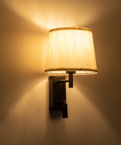 GloboStar® ROULETTE-R 61380 Μοντέρνο Φωτιστικό Τοίχου – Απλίκα Ξενοδοχείου Bed Side LED 3W 360lm & 1 x E27 36° & 360° AC 220-240V – Reading Up/Down Light – Φορτιστής USB 3A – Μ22 x Π23.5 x Υ37cm – Φυσικό Λευκό 4500K – Λευκό με Μπεζ Καπέλο – Σετ 2 Τεμαχίων