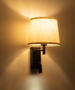 GloboStar® ROULETTE-R 61381 Μοντέρνο Φωτιστικό Τοίχου – Απλίκα Ξενοδοχείου Bed Side LED 3W 360lm & 1 x E27 36° & 360° AC 220-240V – Reading Up/Down Light – Φορτιστής USB 3A – Μ22 x Π23.5 x Υ37cm – Φυσικό Λευκό 4500K – Καφέ με Μπεζ Καπέλο – Σετ 2 Τεμαχίων