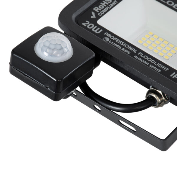 GloboStar® AURORA 61437 Επαγγελματικός Προβολέας LED 20W 2500lm 120° AC 220-240V με Ενσωματωμένο Ρυθμιζόμενο Αισθητήρα Κίνησης PIR – Αδιάβροχος IP67 – Μ12 x Π5 x Υ14.5cm – Μαύρο – Ψυχρό Λευκό 6000K – LUMILEDS Chips – TÜV Rheinland Certified – 3 Years Warranty