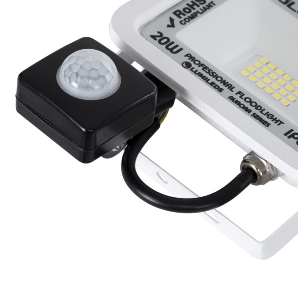 GloboStar® AURORA 61438 Επαγγελματικός Προβολέας LED 20W 2500lm 120° AC 220-240V με Ενσωματωμένο Ρυθμιζόμενο Αισθητήρα Κίνησης PIR – Αδιάβροχος IP67 – Μ12 x Π5 x Υ14.5cm – Λευκό – Ψυχρό Λευκό 6000K – LUMILEDS Chips – TÜV Rheinland Certified – 3 Years Warranty
