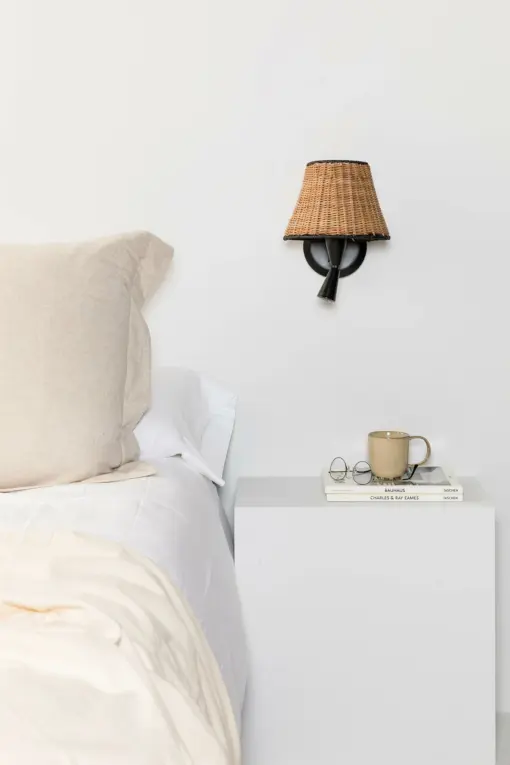 Faro Barcelona SUMBA Επιτοίχιο Φωτιστικό E27 15W σε Μαύρο/Ραττάν με Αναγνώστη LED 3W 3000K  – 64309-71